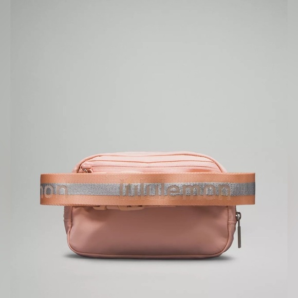 Lululemon Everywhere Belt Bag 1L Wordmark Pink Mist/Silver/White Opal Fanny Pack - Picture 4 of 16